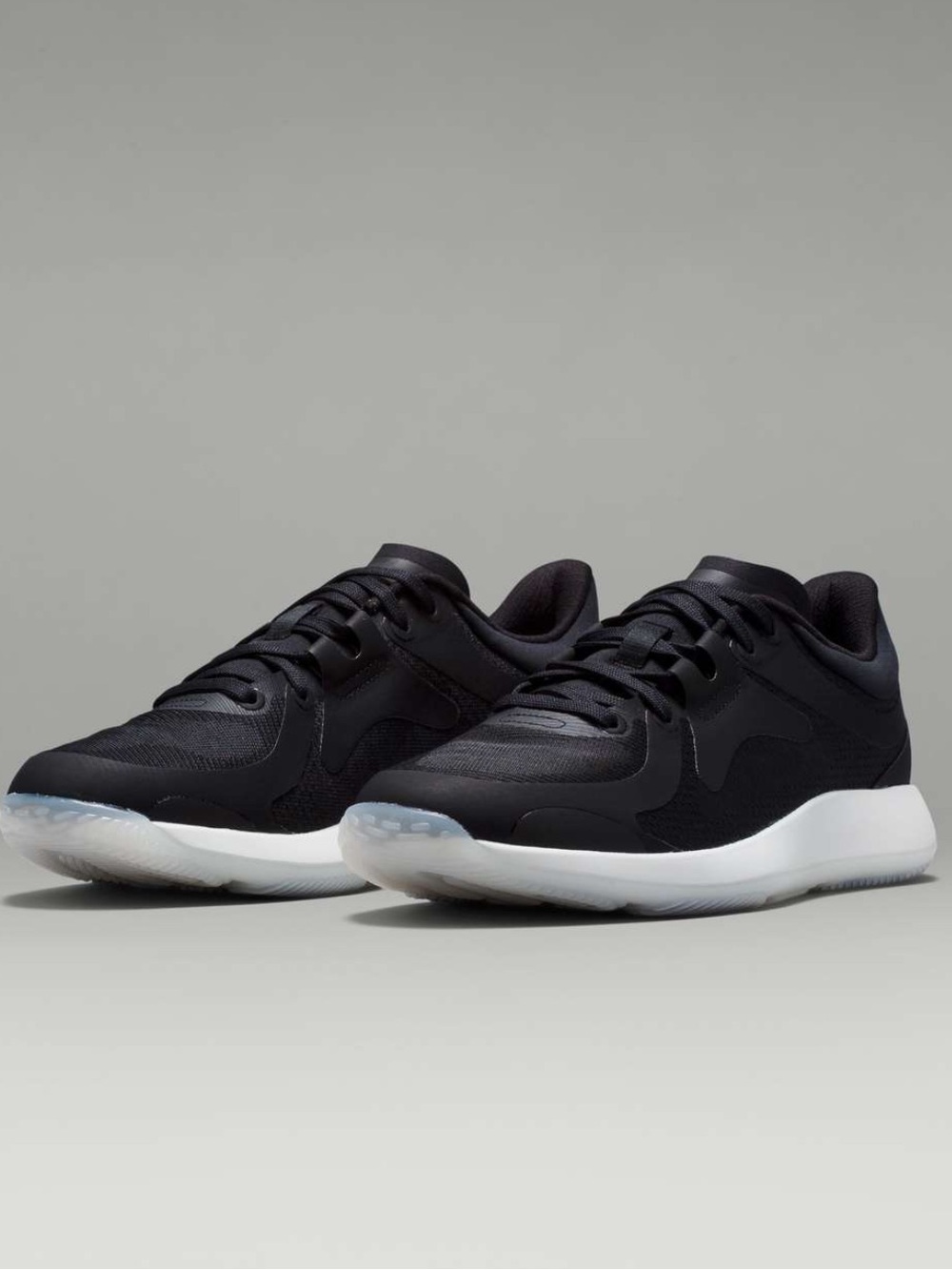 Lululemon Strongfeel Womens Training Shoe
Black White Size 6